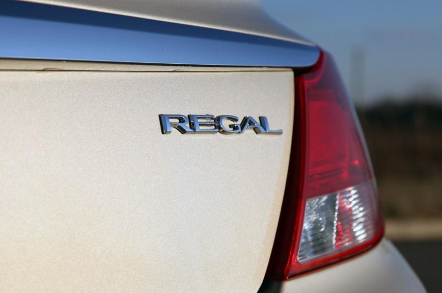  Buick Regal eAssist 2012 года  (фото 30 из 48)